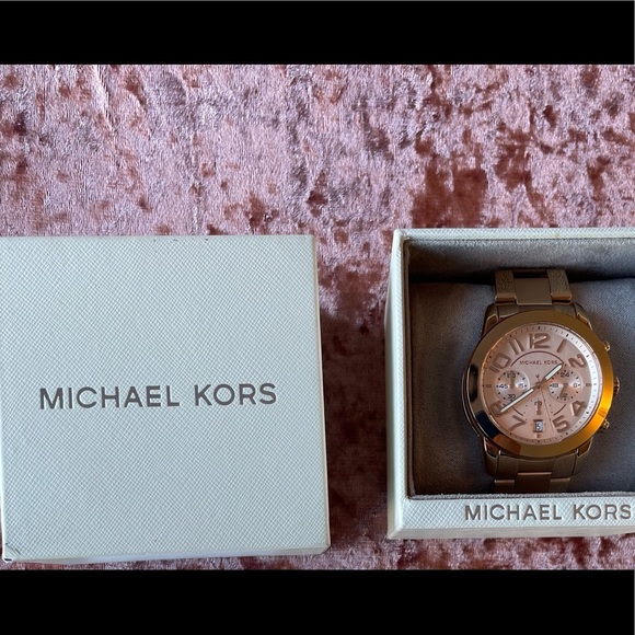 Michael Kors Woman’s Watch - Picture 10 of 10